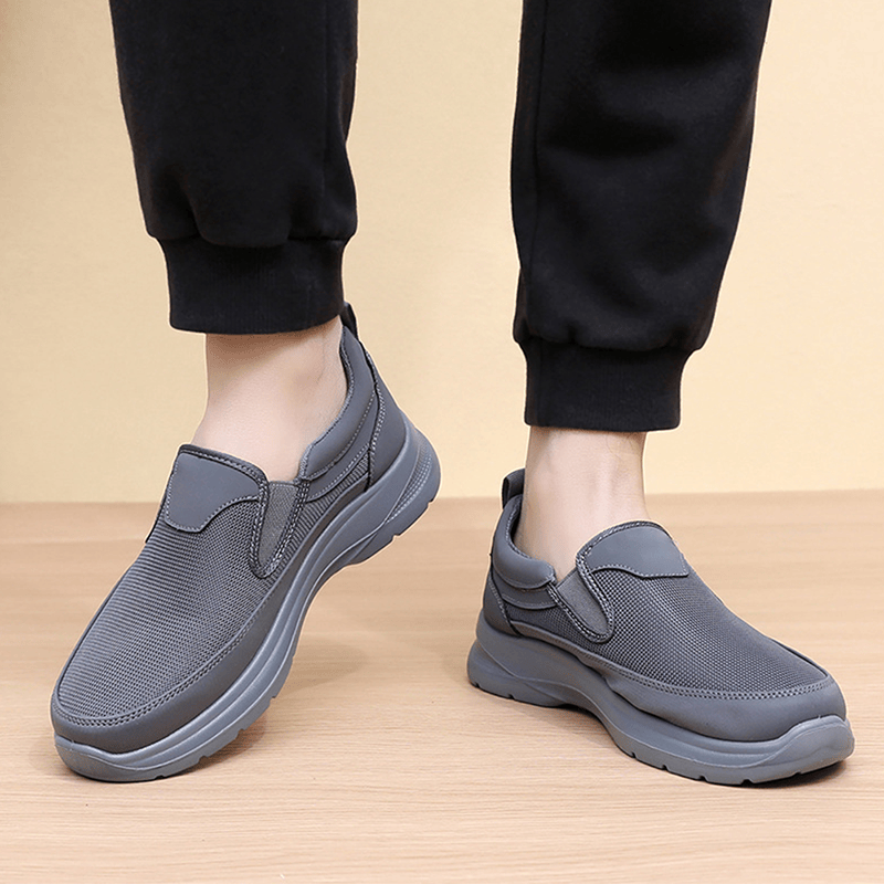 👟 60% RABATT NU! ✨ Ortopediska Andningsbara Slip-On-Sneakers för Män - Stödjer Sulgång med Minnesskuminsatser för Bekväm Heltidsanvändning 🏃‍♂️💨